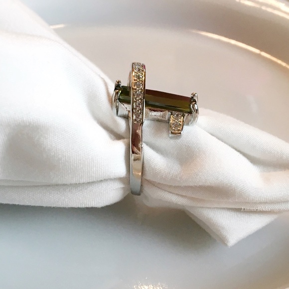 New Green Geometric Cubic Zirconia & Crystal Ring - Picture 5 of 14